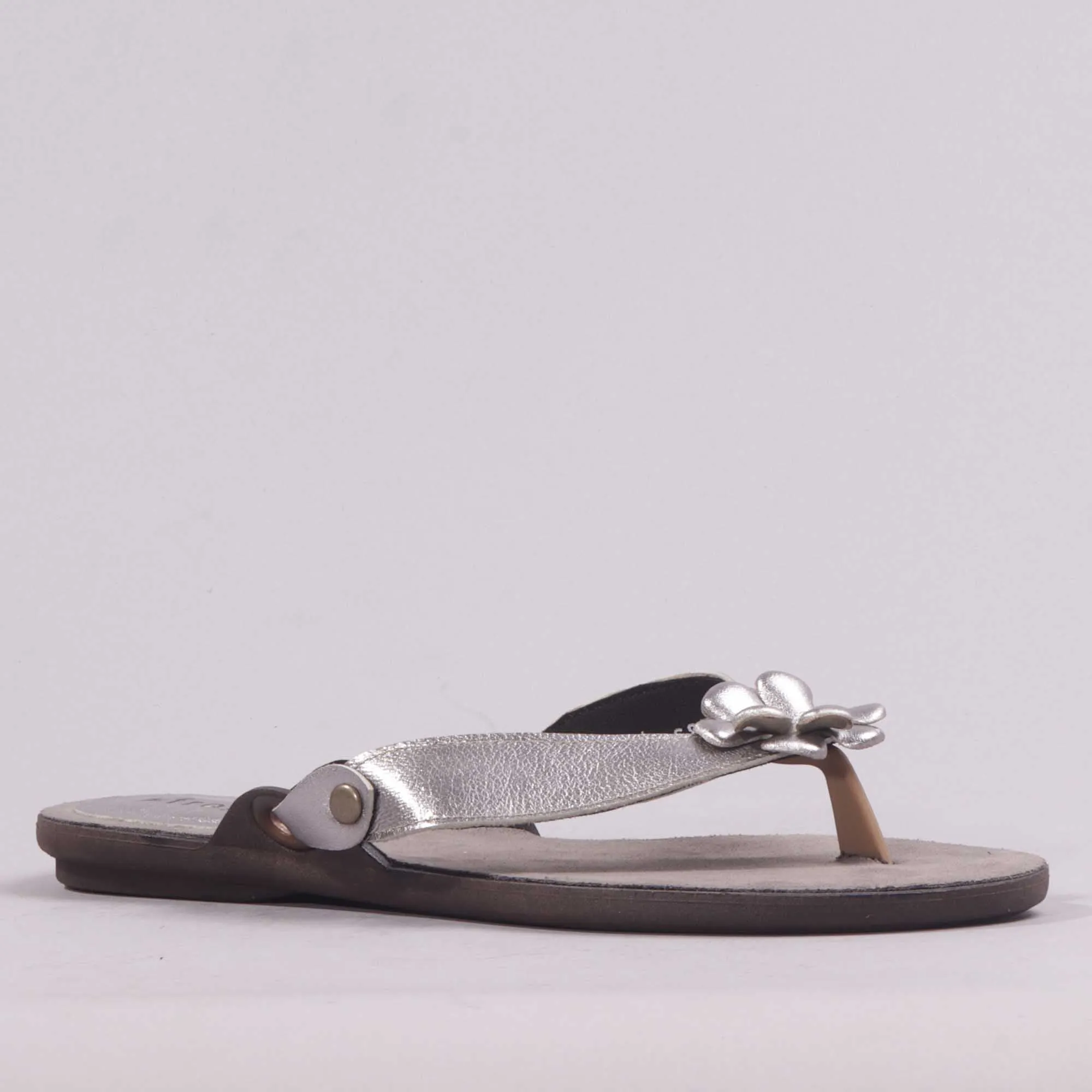 Flower Thong Sandal in Pewter - 7968