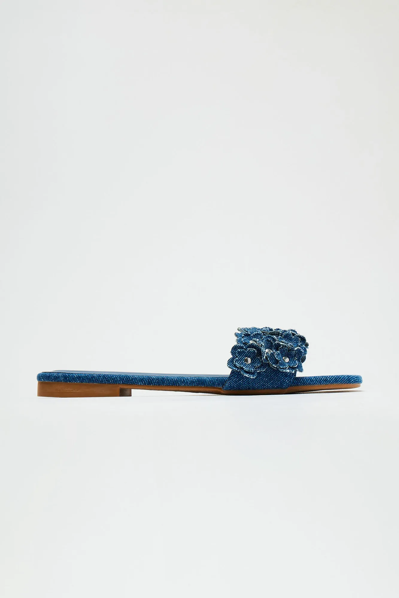 Kendrie Flower Sandals - Denim