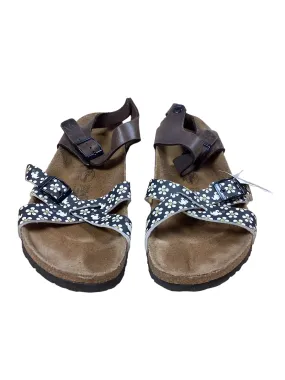 Sandals Flats By Cmb  Size: 11